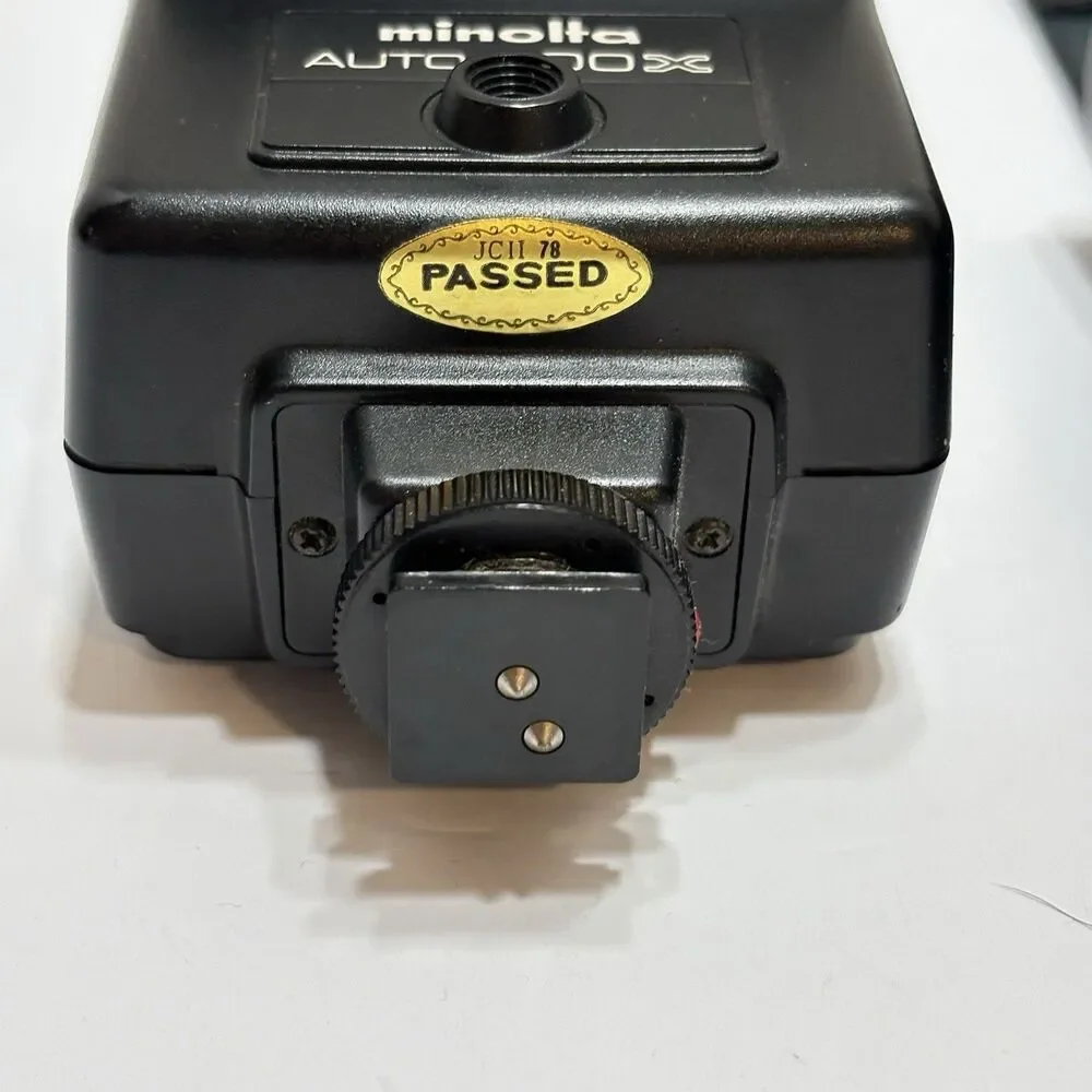 Minolta Auto 200X Flash with Case